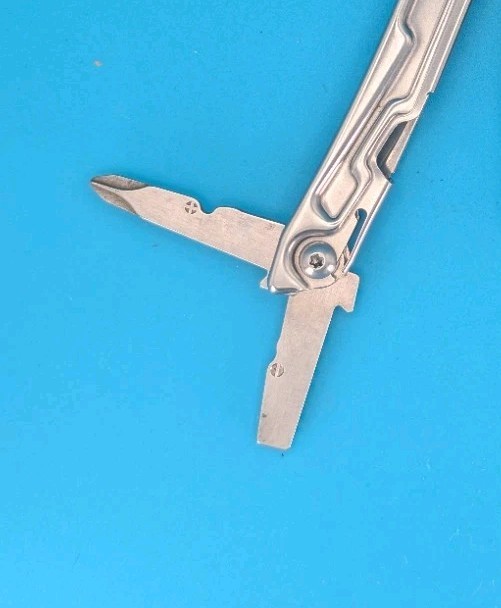 Leatherman Rev 3.8″ Multi-Tool, Stainless! *UBC GRADUATE*