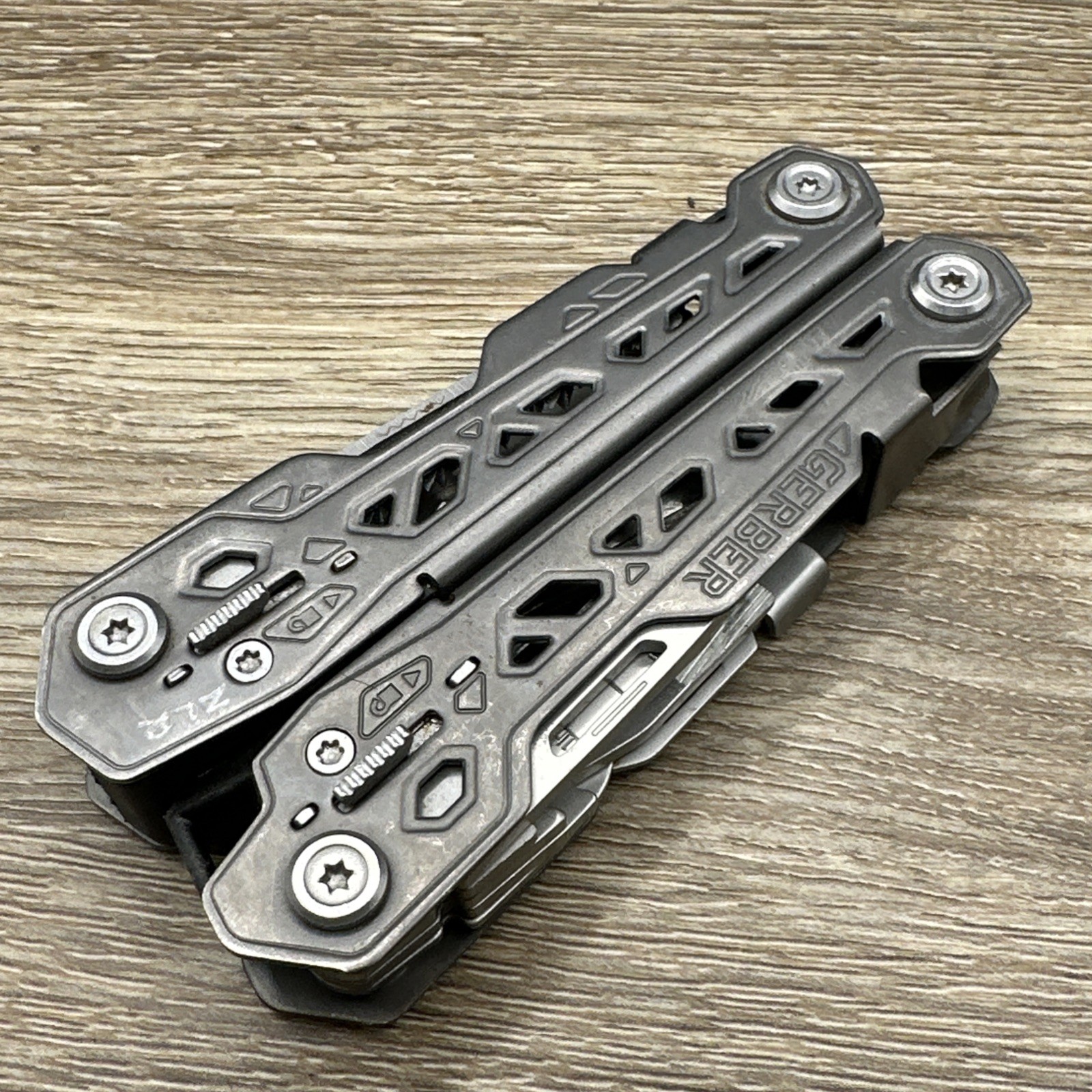 Gerber Truss Multi-Tool Pliers Knife Folding EDC FAST SHIPPING!