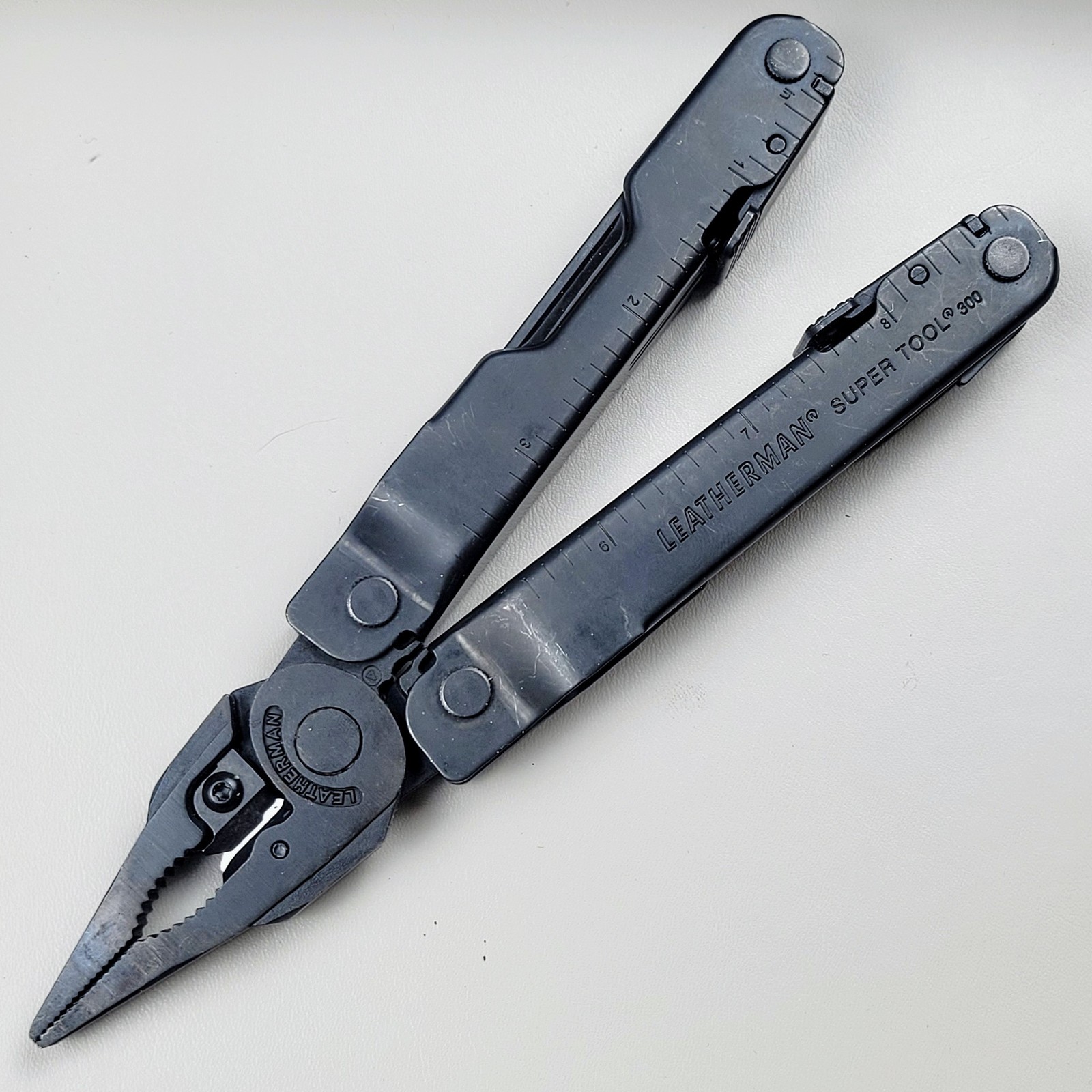 Leatherman Super Tool 300 Black Oxide Multi Tool Pliers Heavy Duty