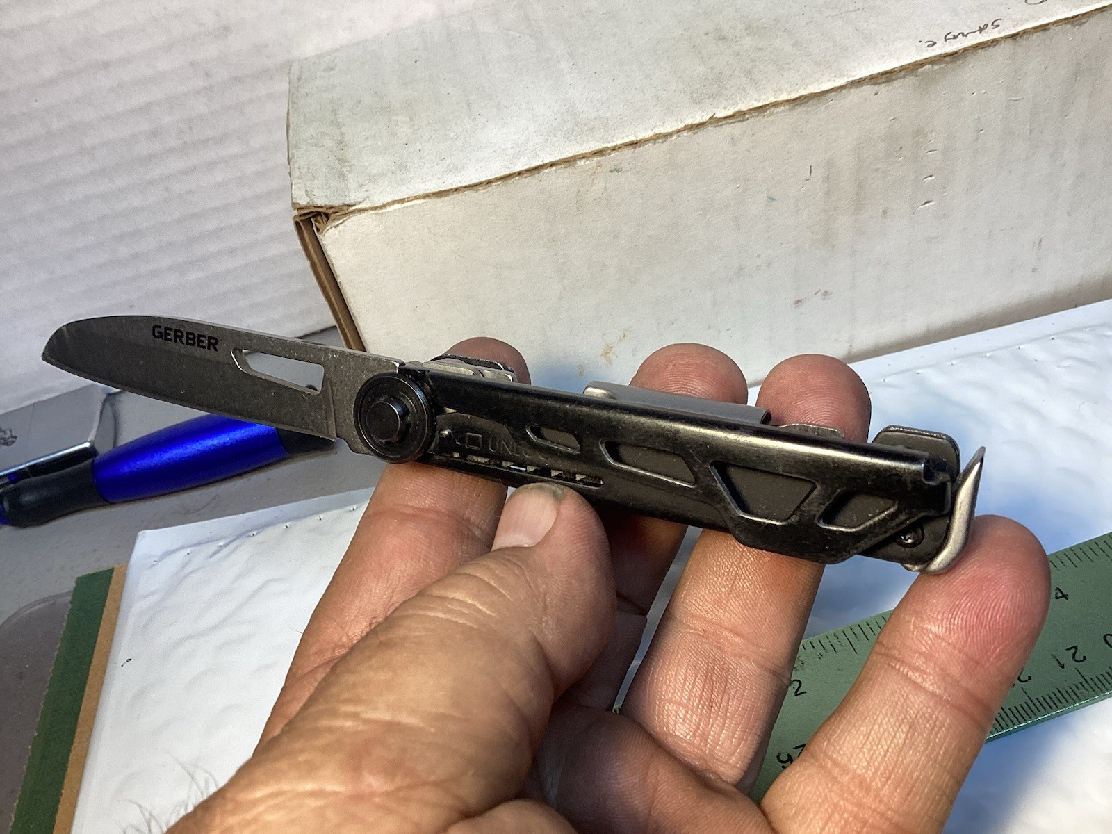 Gerber Armbar Trade Onyx Black Multi-Tool, Knife, Bit Driver, Saw.. 007-01