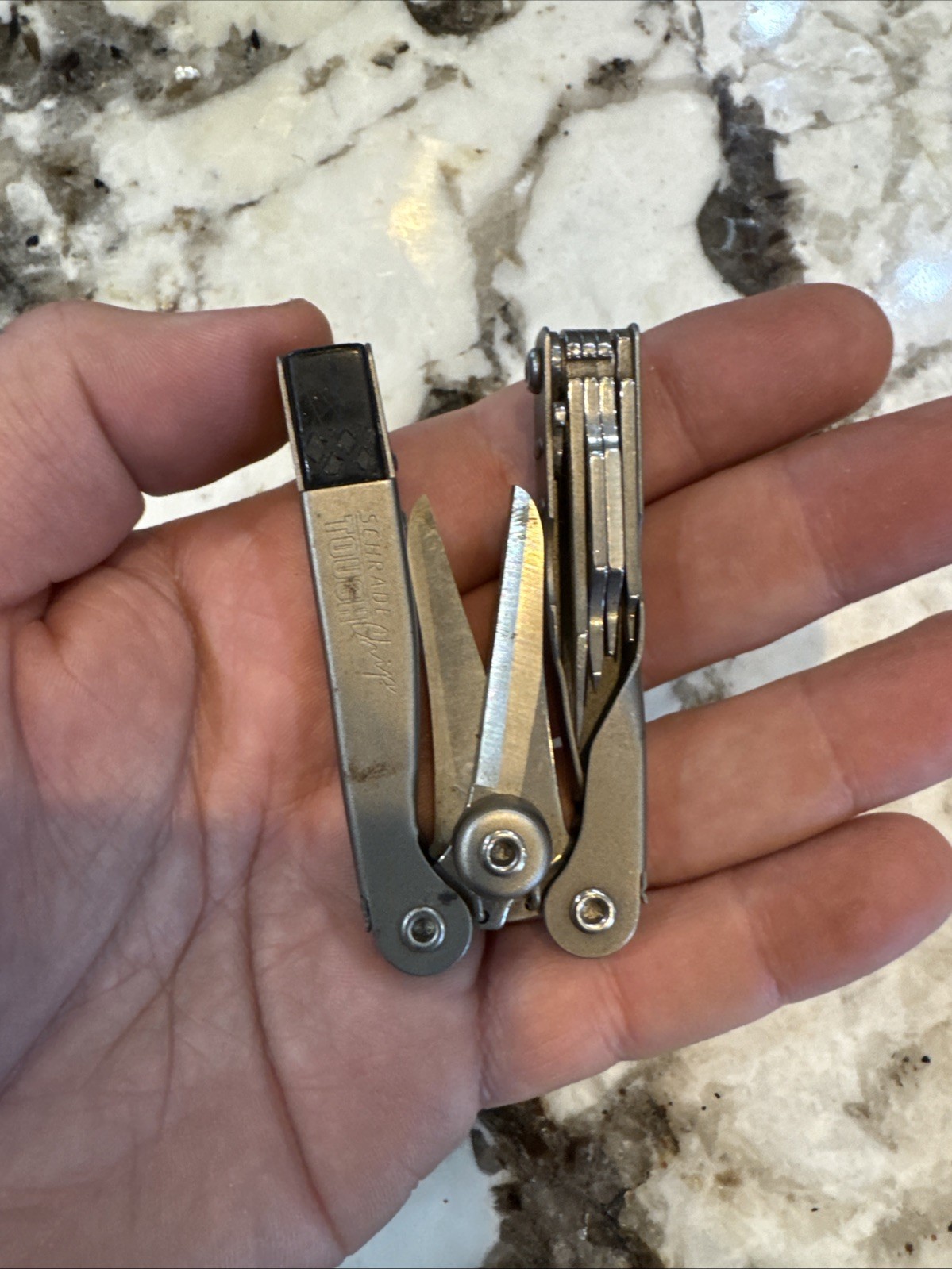 Schrade USA ST2 Multi-tool Tough Chip Compact / Mini Tool