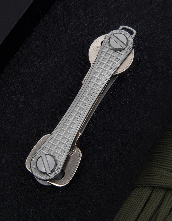 EDC Creative Titanium Keys Storage Holder for Men’s Personalized Key bag Tool