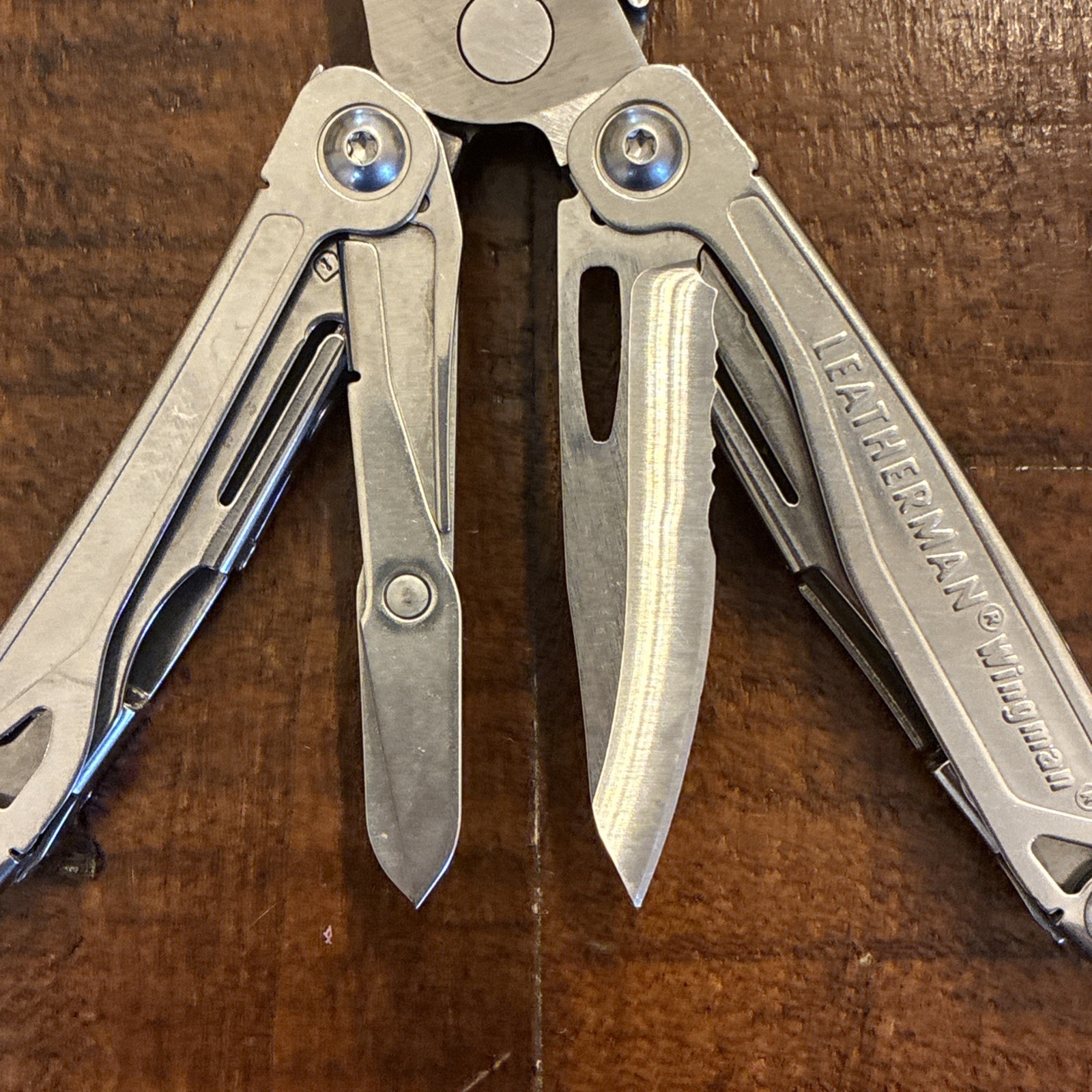 Leatherman Wingman 14 Tools Multi-Tool – Stainless Steel – Excellent