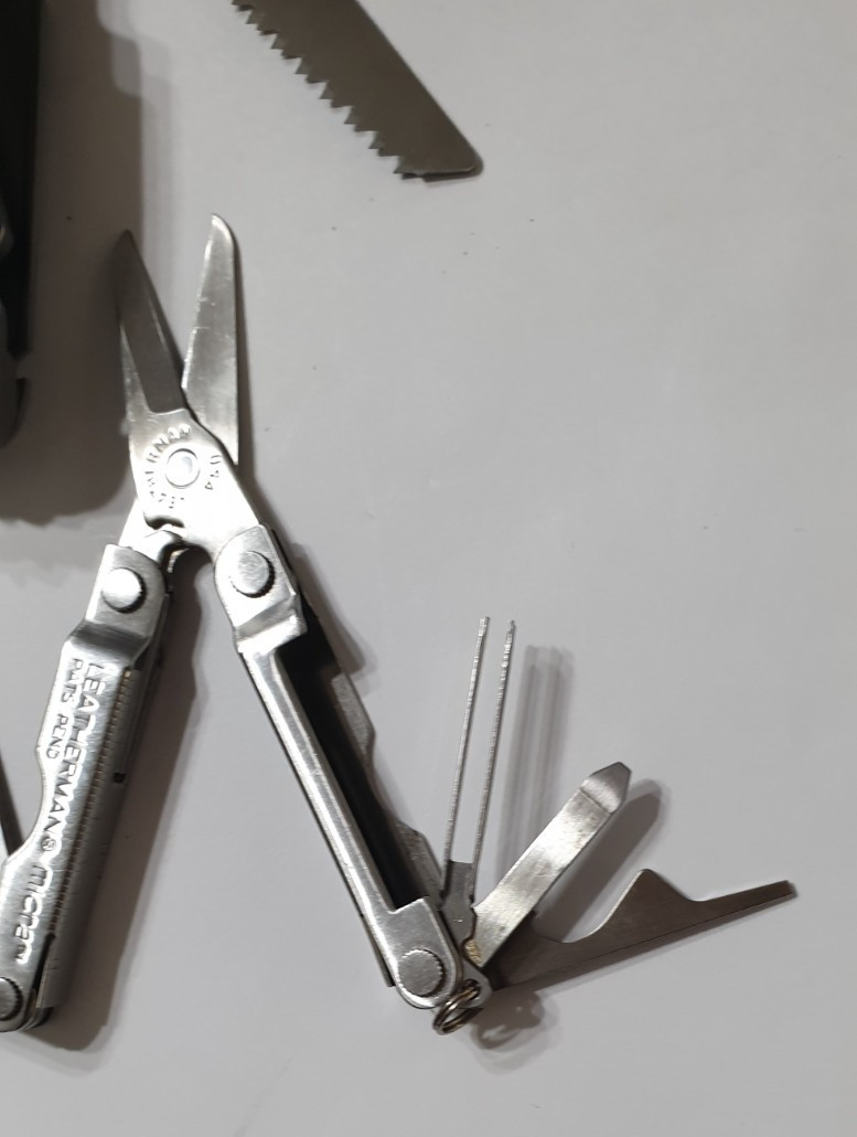 🔥🔥🔥 Leatherman Rare Retired Free P4 One Hand Opening + Micra Multi Tool