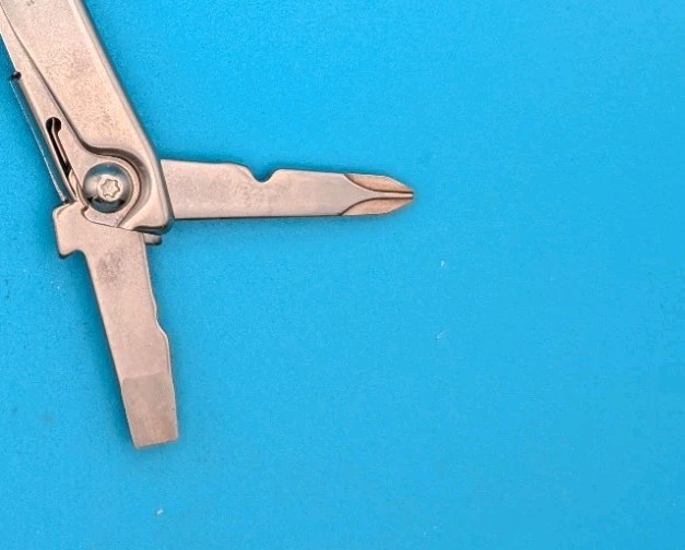 Leatherman Rev 3.8″ Multi-Tool, Stainless!