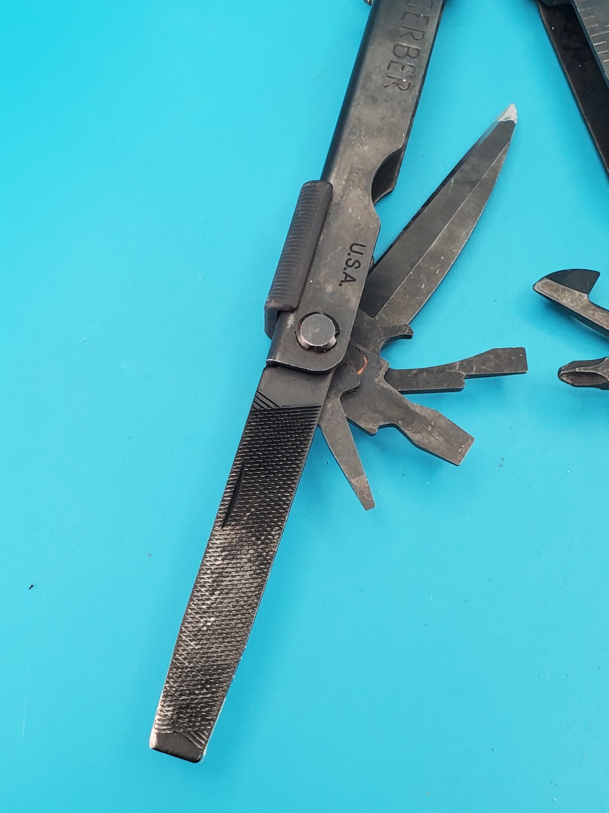 Gerber MP600 Black Oxide Multi-Tool Needle Nose Pliers!