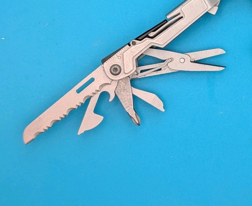SOG PowerPint Tool Compact Lightweight Silver Multi-Tool!