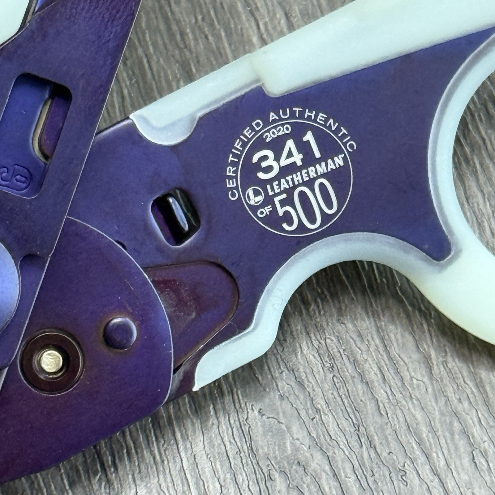Leatherman Raptor Glow Limited Edition Raptor Purple Raptor Purple Glow 341/500
