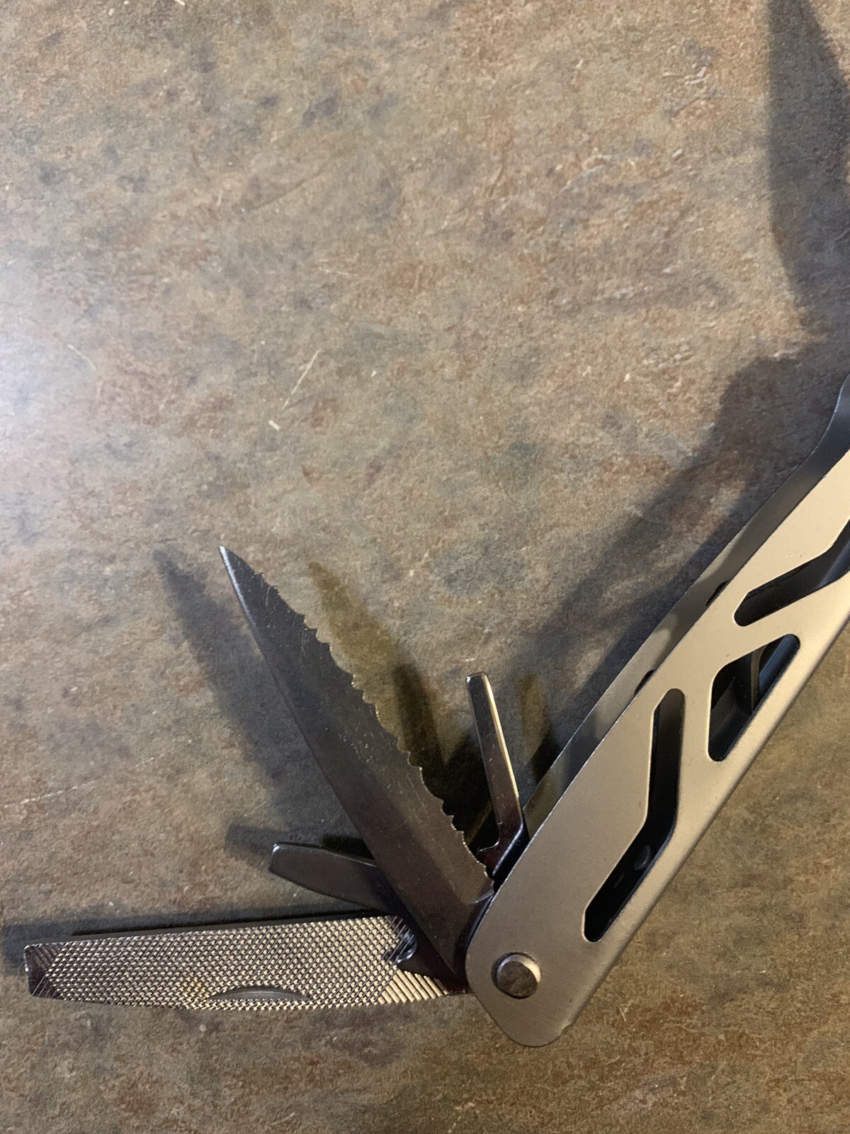OZARK TRAIL OUTDOOR EQUIPMENT MULTI-TOOL WITH SHEATH NEVER USED