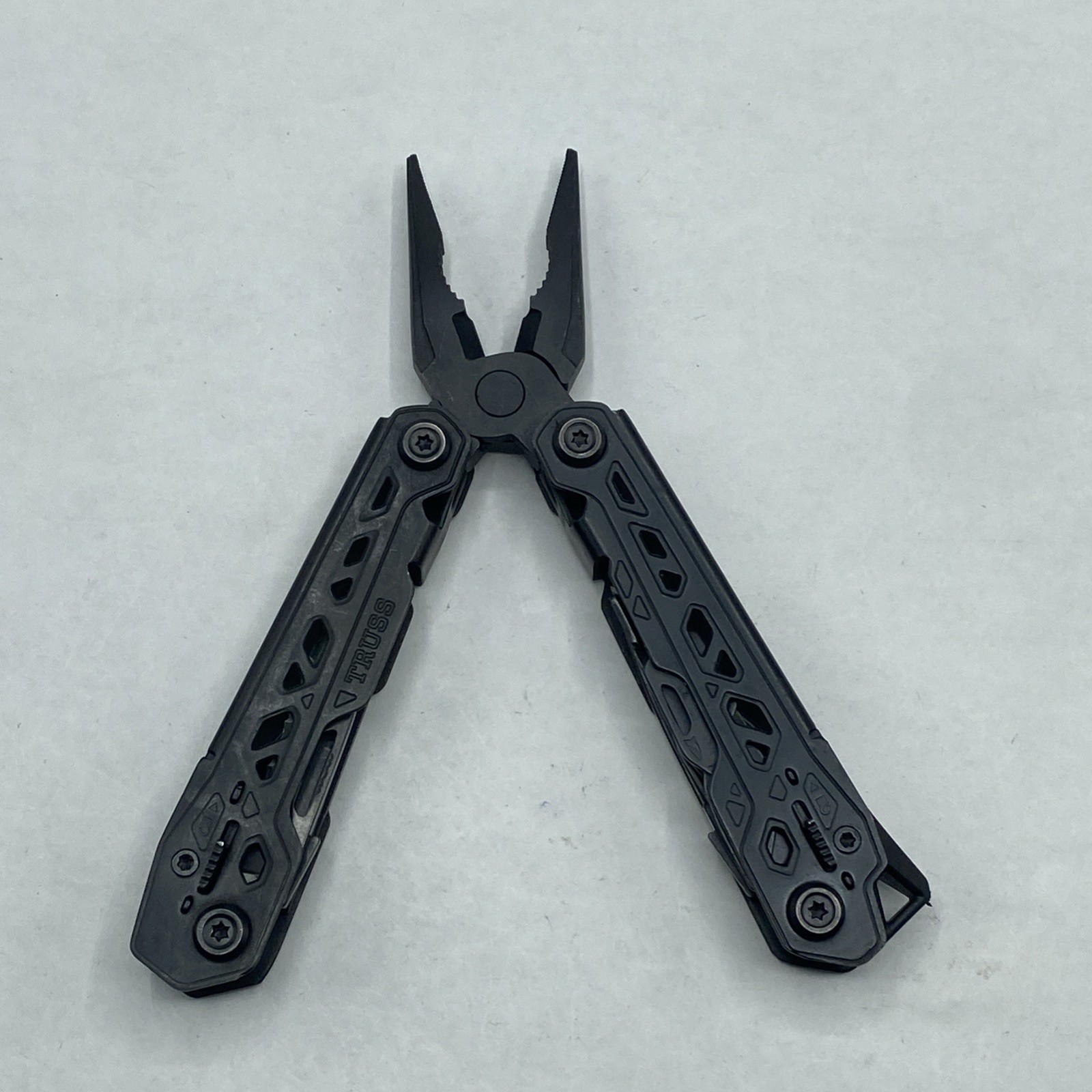 Gerber Truss Multi Tool with Sheath – Black