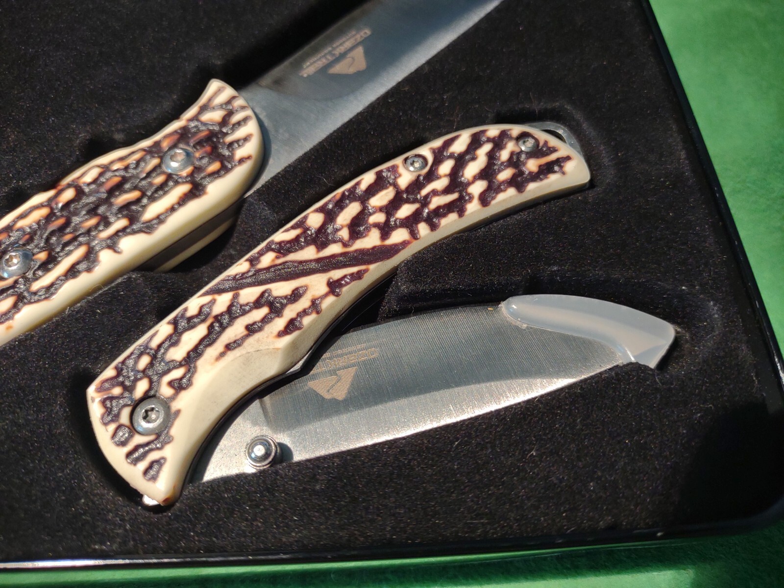 Ozark Trail 2 Piece Pocket Folding Knife Set With Collector’s Tin Box Gift