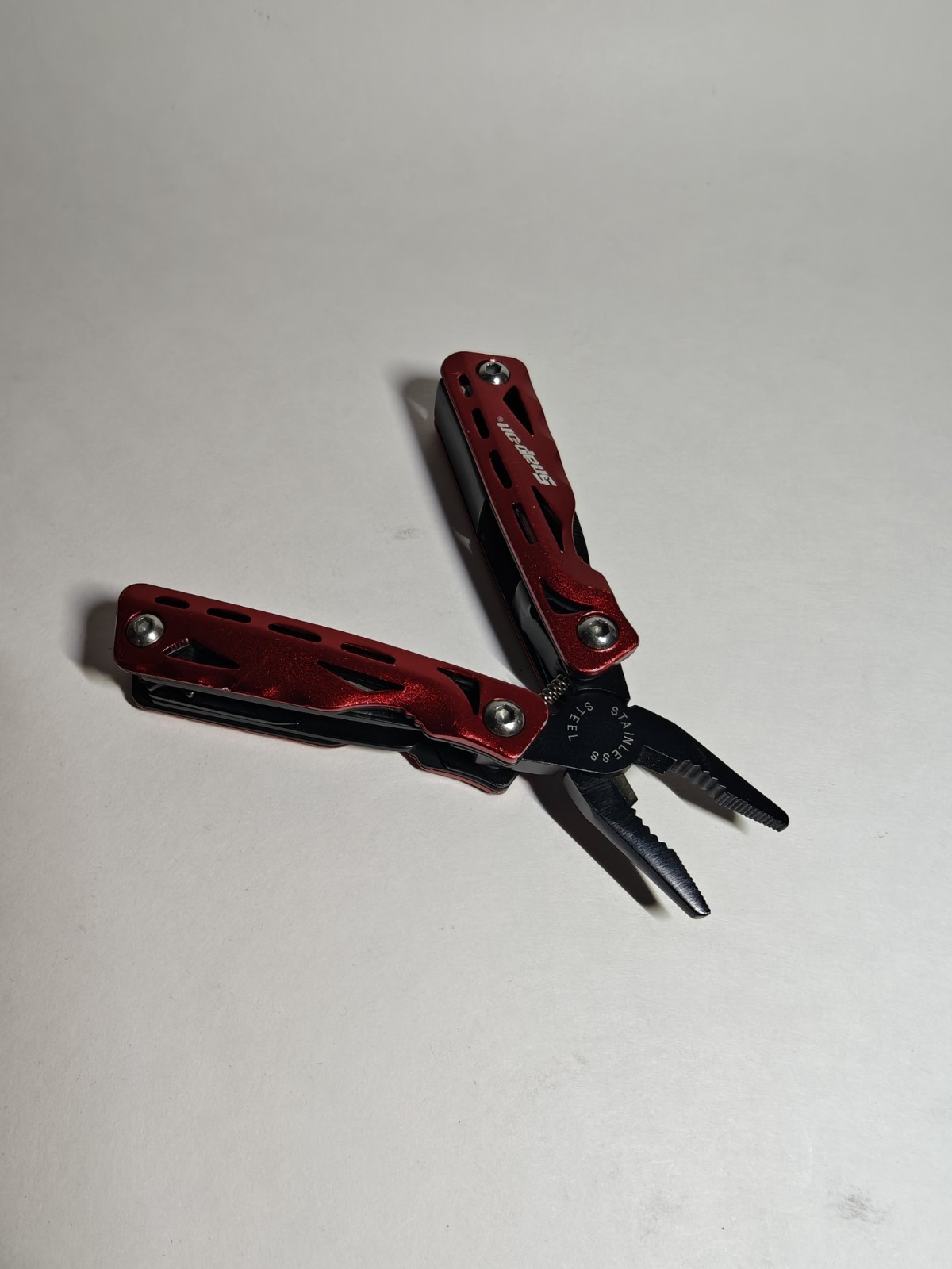 Snap-On Tools Red Multi-Tool Folding Pocket Knife w/ Pliers – Compact Tool