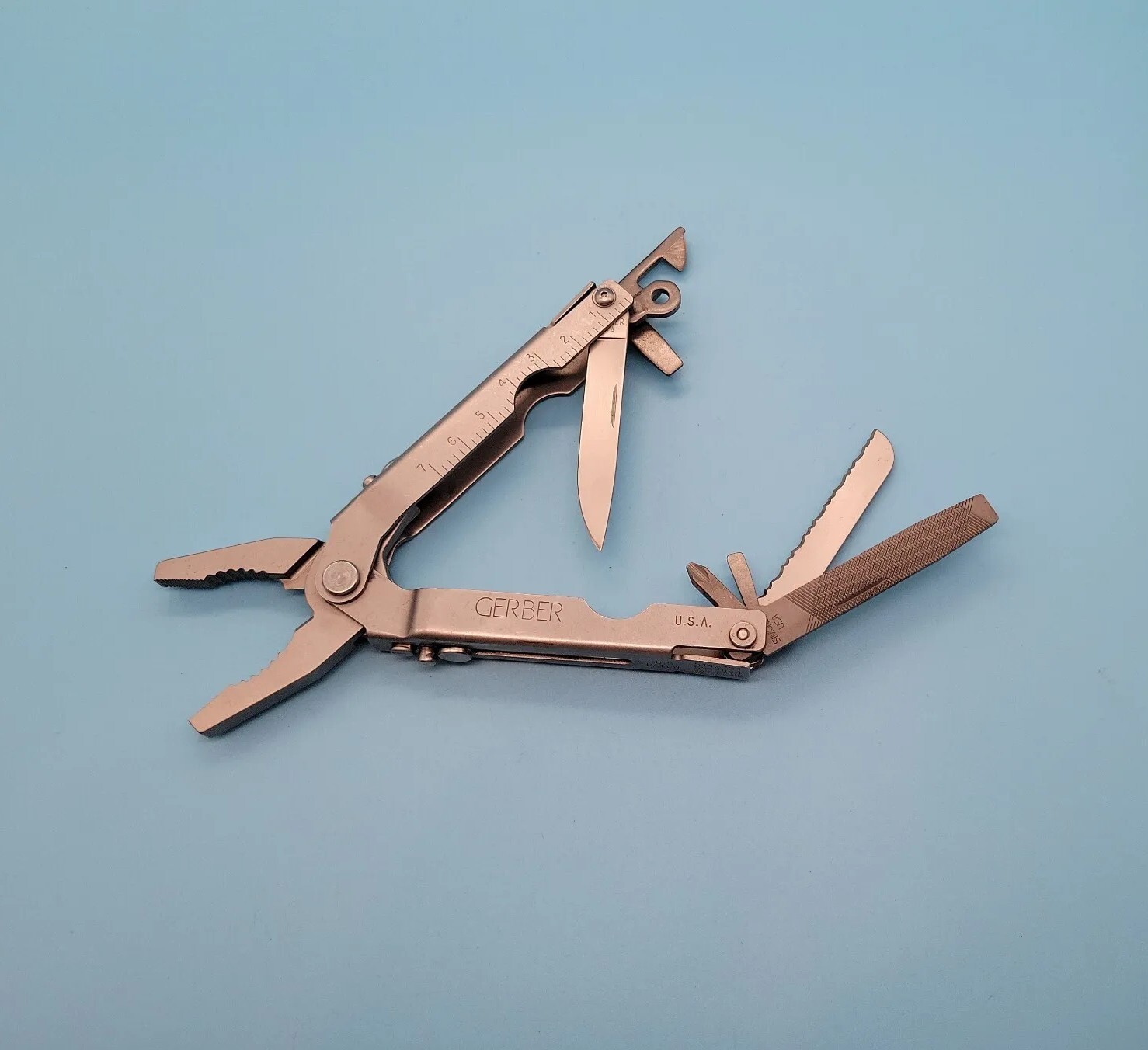 Gerber USA MP600 Multi-Tool Gray Blunt Nose Pliers Screwdrivers Knife – Vintage