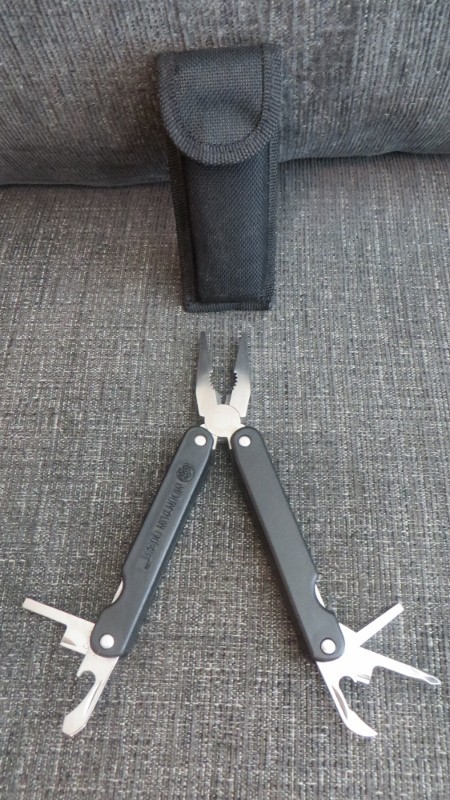 Multi Tool W/Case – Mountain Quest – Smaller 4 inch Tool