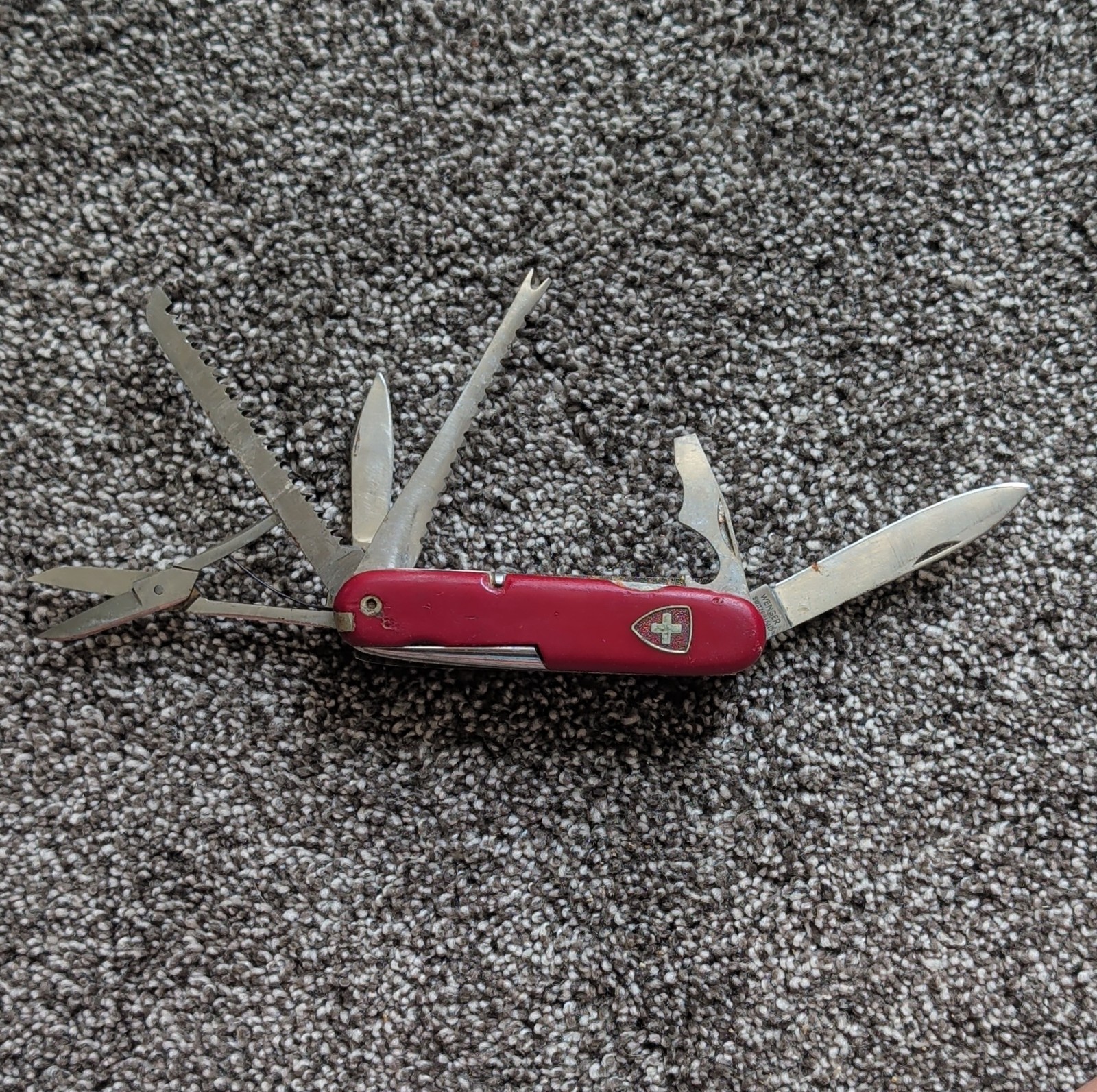 Victorinox Swiss Army Knife Red 11-Tool Multi-Tool 2.5in SS Blade Keyring