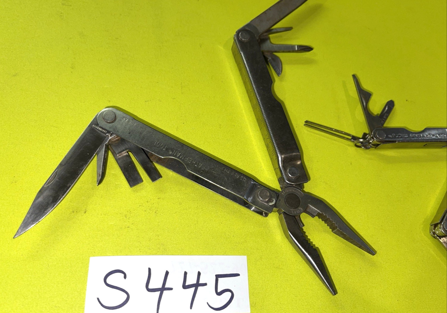 LEATHERMAN 2 KNIVES MULTI TOOL 2 INCH & 4 INCH