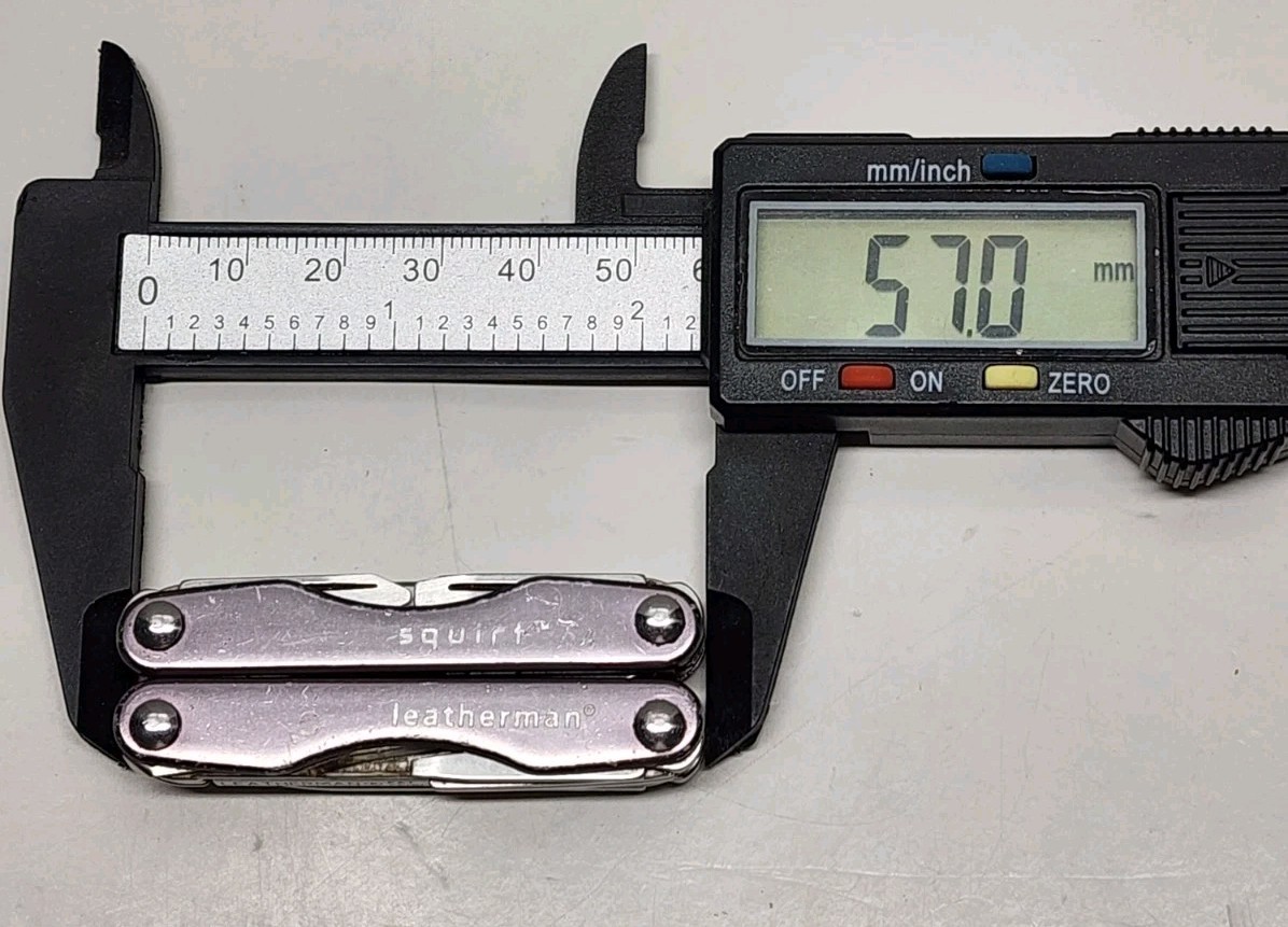 Leatherman Squirt S4 Multi-Tool Scissor Pocket Knife Grey Purple Tone Stainless