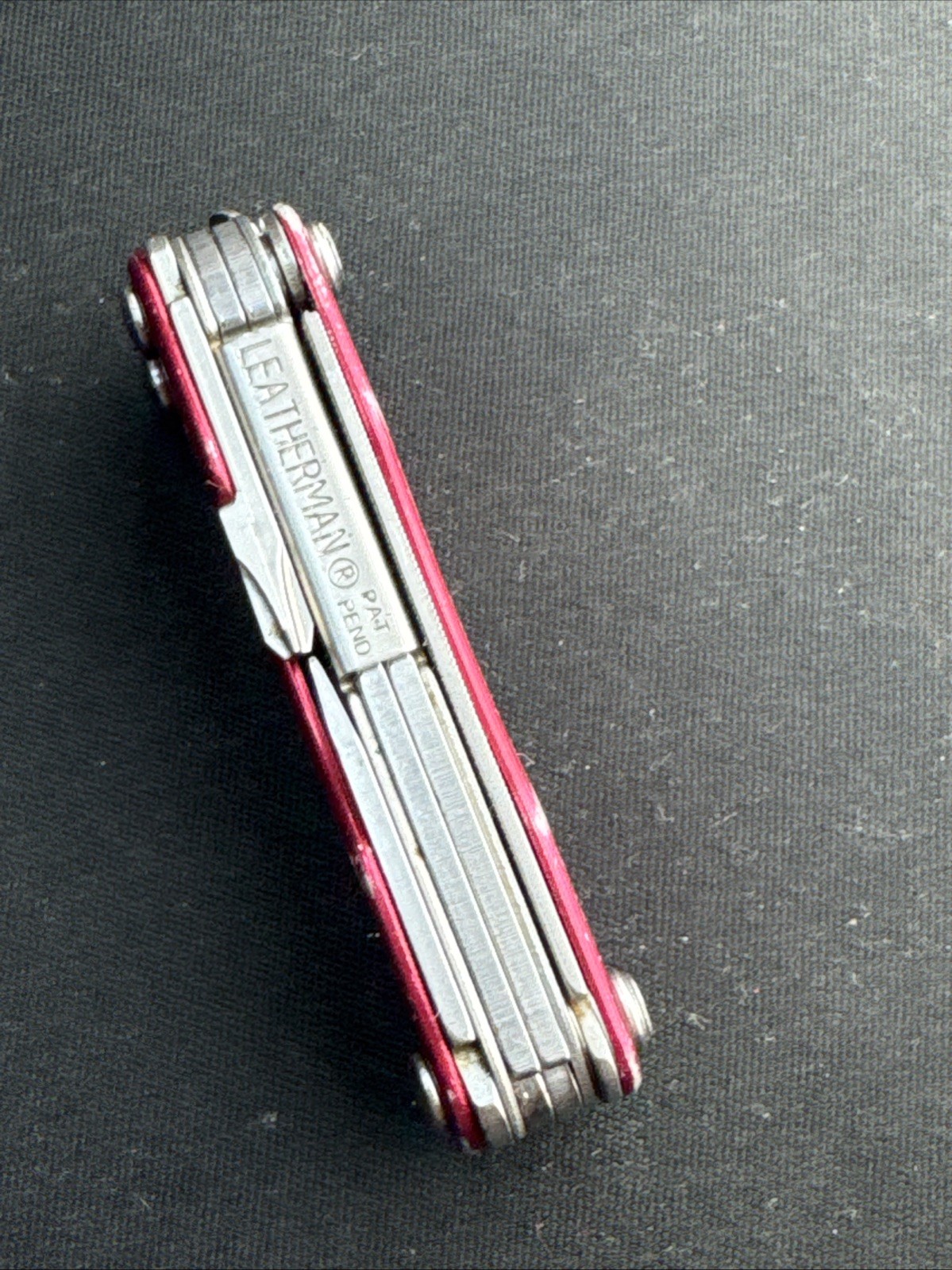 Leatherman Squirt E4 Multi-Tool w/Wire Strippers Radioshack – Parts/Repair