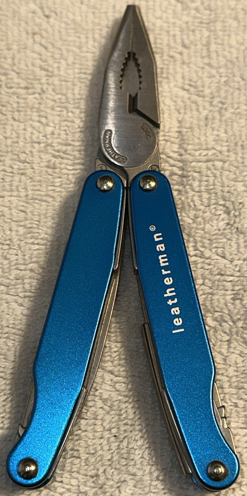 Leatherman Juice S2, Blue, Multi Tool in Gift Tin Box. Brand New!