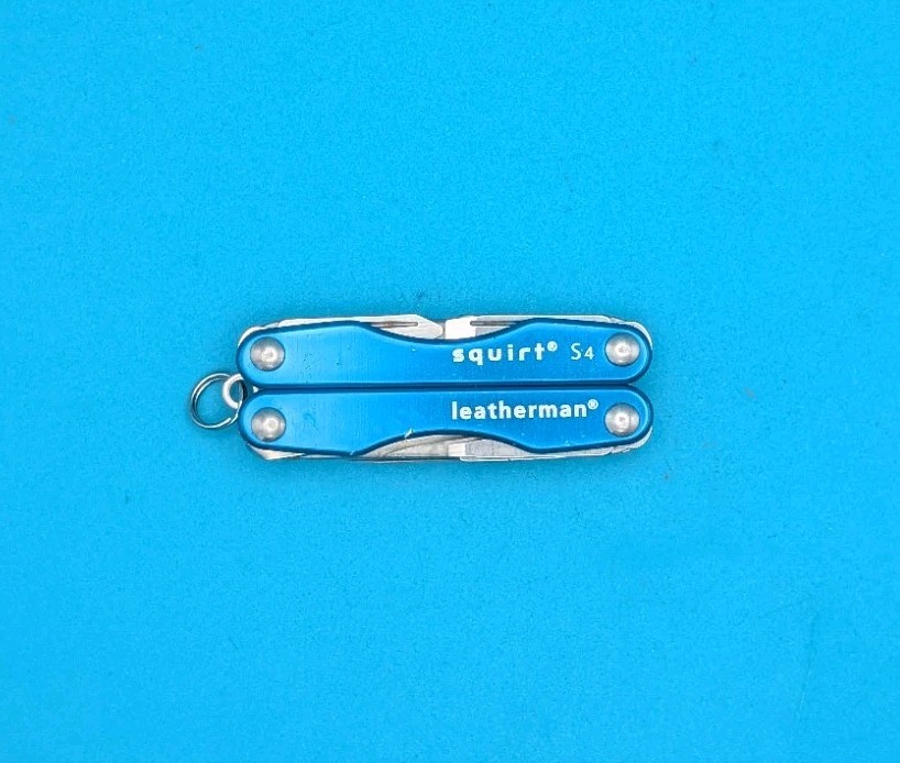 Leatherman Squirt P4 Multi-Tool, Key Ring, Retired, BLUE!