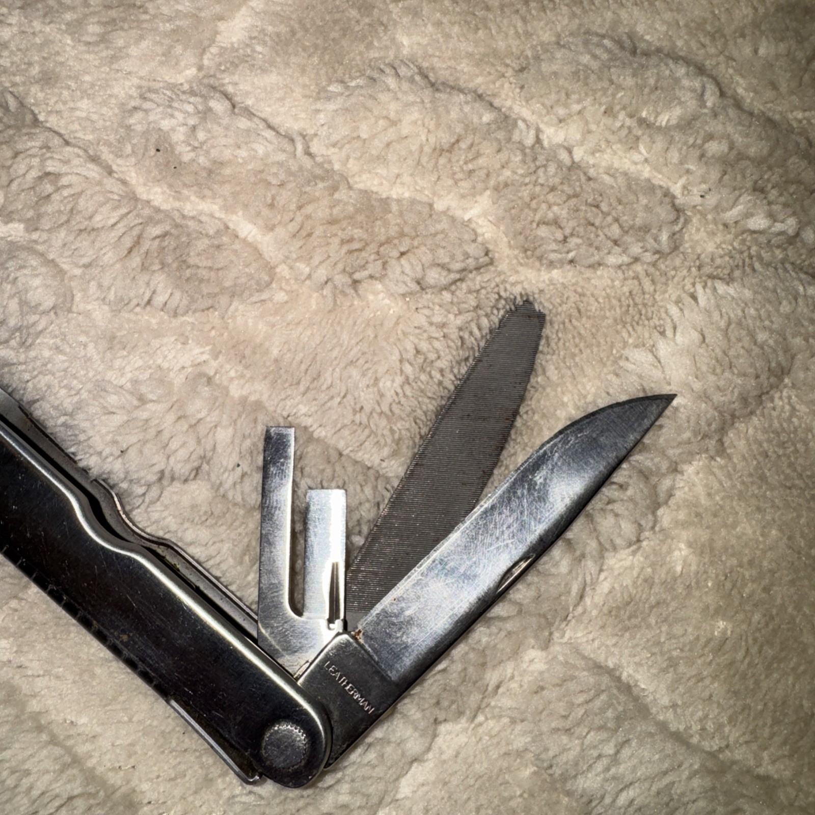 Leatherman Super Tool 200 Multi-Tool Knife w/ Sheath – Pat Pend