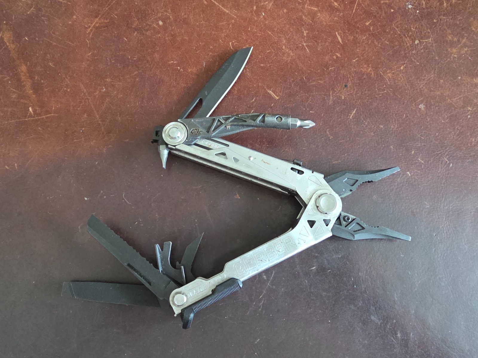 Gerber Center-Drive Zebra Multi-Tool , Nylon Sheath 30-001425N 066C