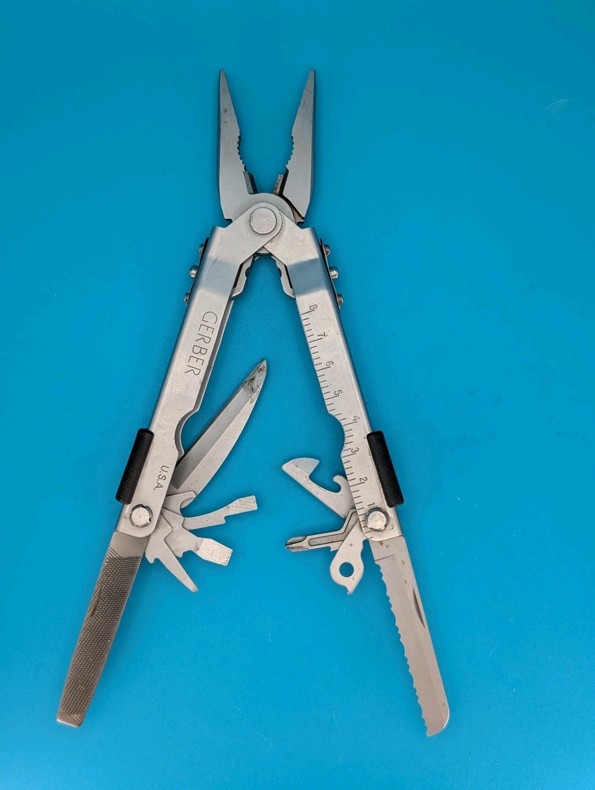 Gerber MP600 Silver Multi-Tool Needle Nose Pliers!