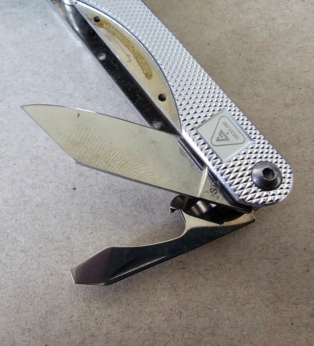 Pocket Multi-Tool with 9 Tools – Pliers Cutters Opener Flat Head Scissors Knife