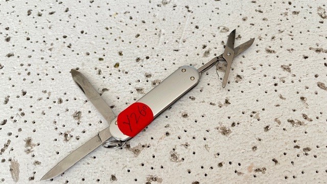 Victorinox Classic SD Smooth Scales Alox Silver Multi Tool Rostfrei REYNOLDS