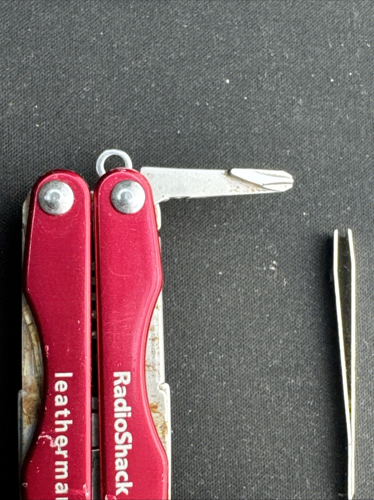 Leatherman Squirt E4 Multi-Tool w/Wire Strippers Radioshack 34212