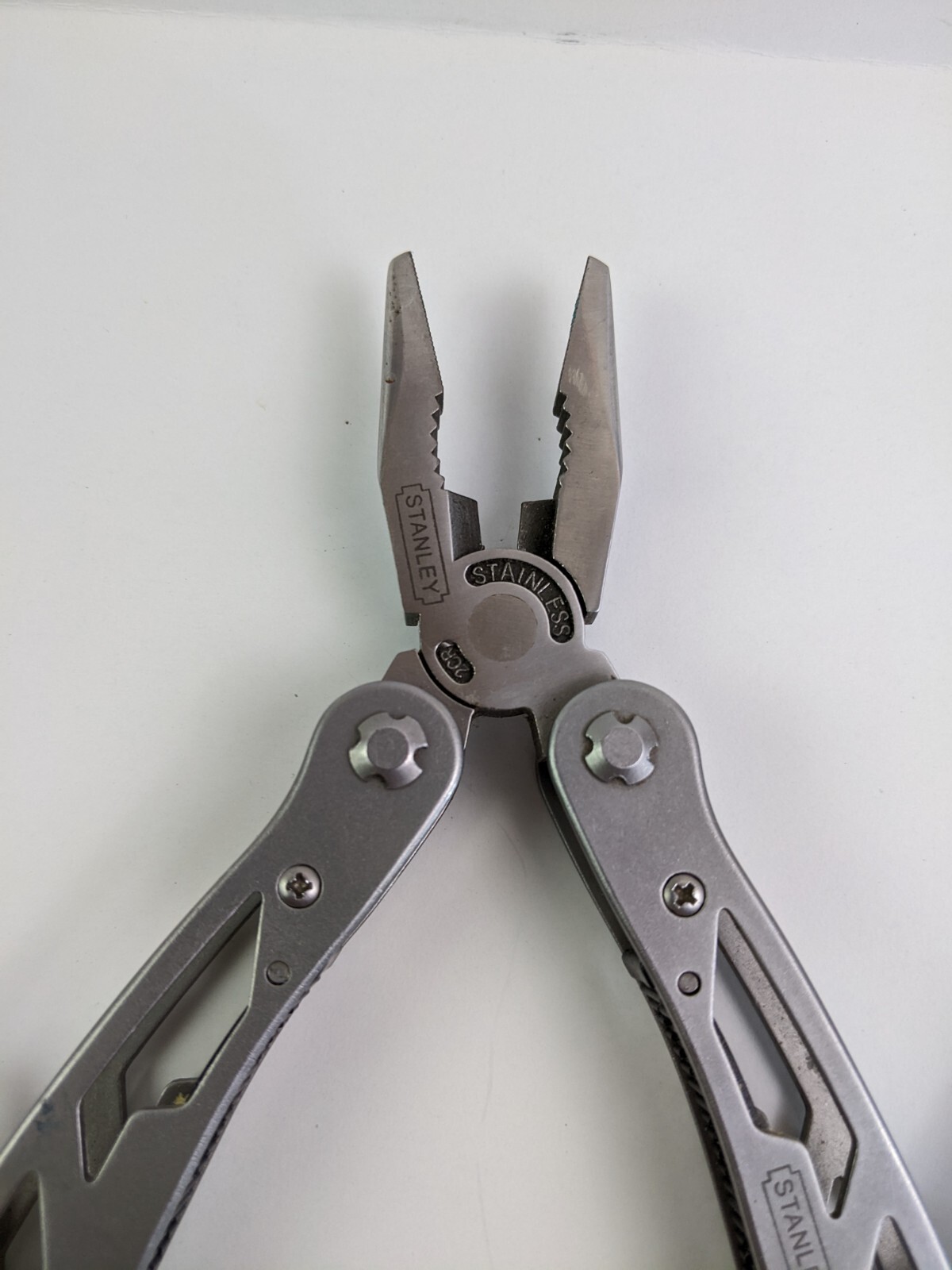 Stanley CR2 Folding Camping Multi Tool 9 function 4.25″ closed