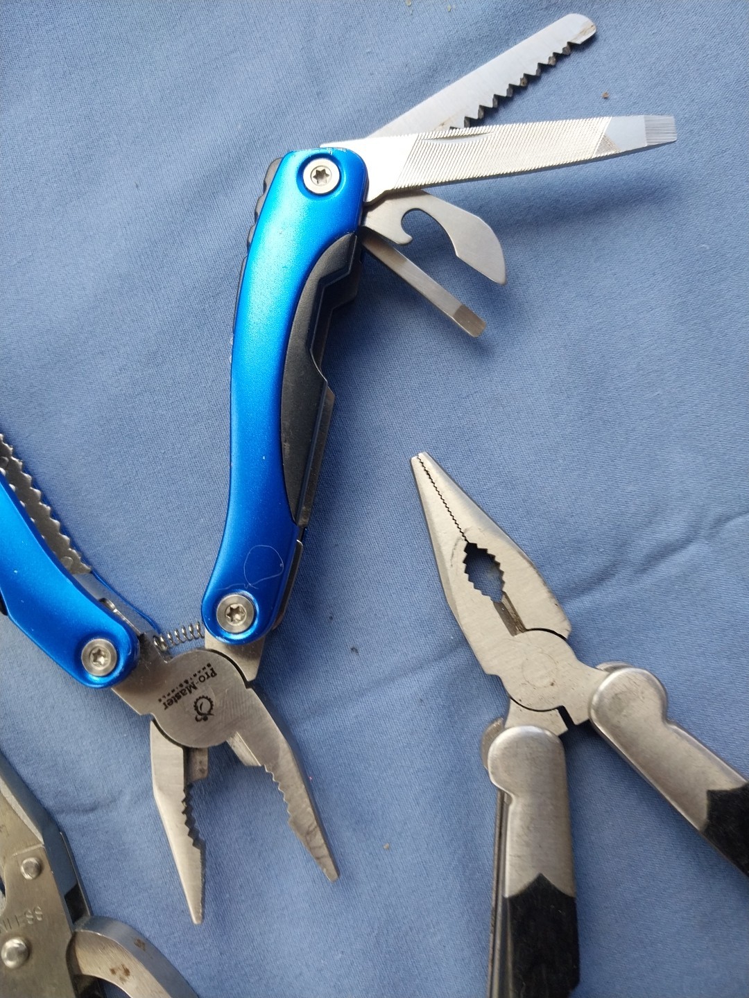 3 Survival Tool – Foldable With Multiple Gadgets