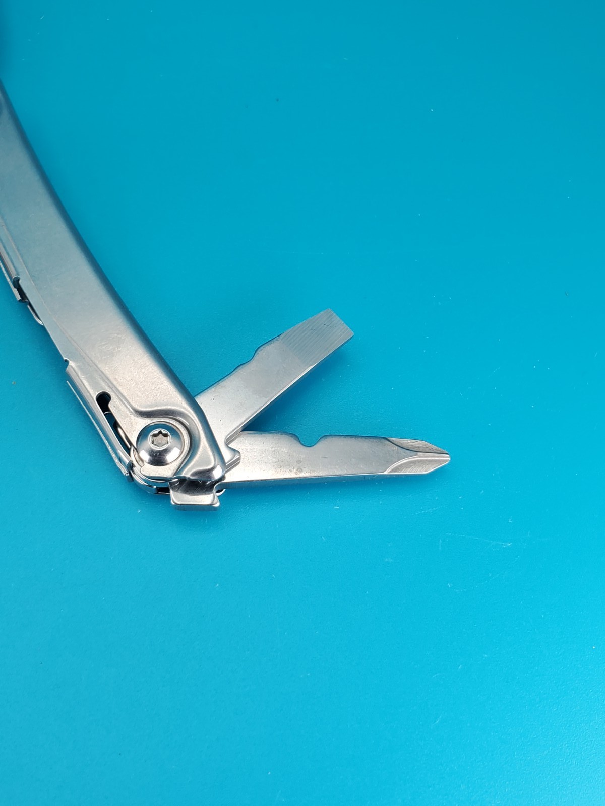 Leatherman Rev 3.8″ Multi-Tool, Stainless!
