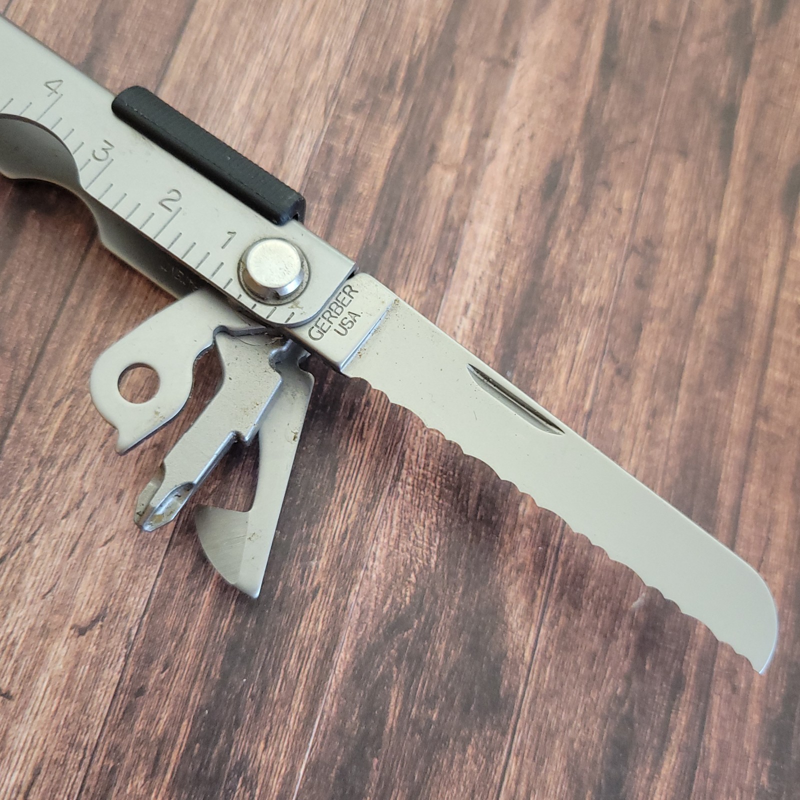 Gerber Multi-Plier 600 Multi-Tool Knife USA UAW Ford Motor Company