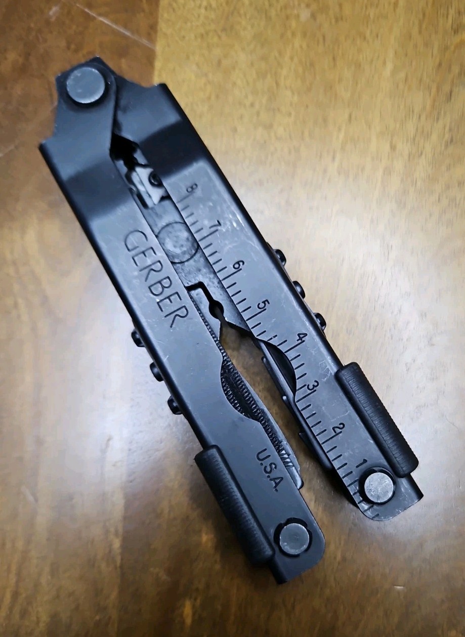 Gerber MP600 Multi-Tool, Blunt Nose Pliers, Carbide Cutters, Black Military EDC