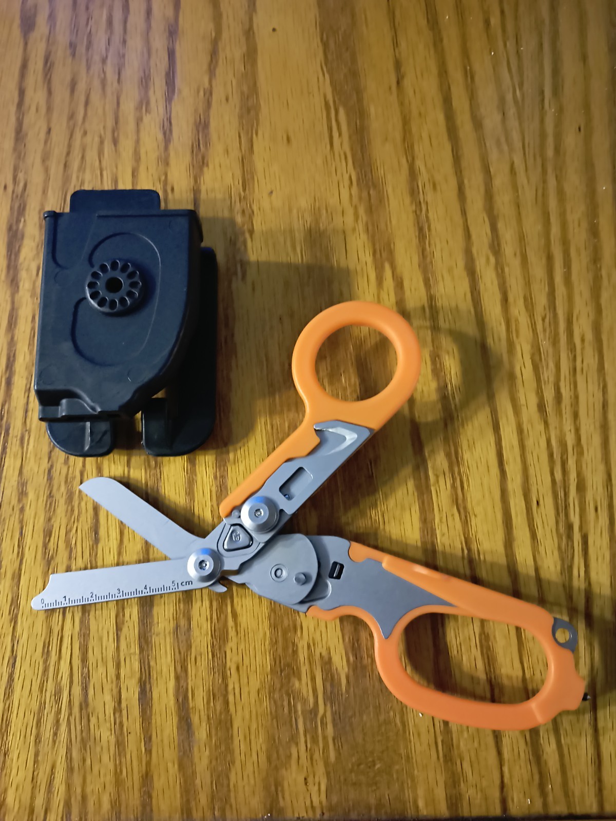 6 In 1 Trauma Shears Multi Tool Compared To Raptor Orange/Stainless Carry Case