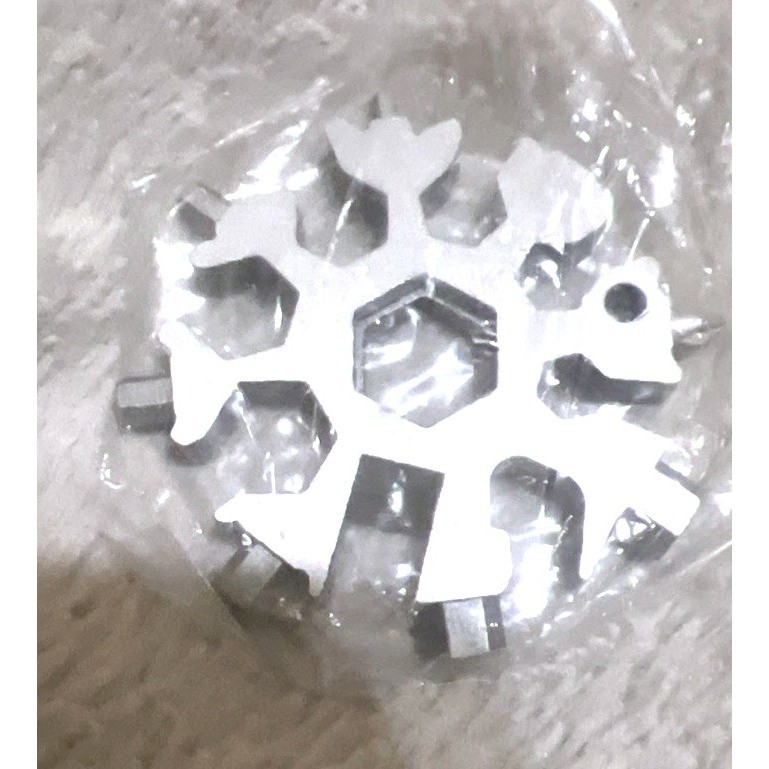 Desuccus 18-in-1 Portable Snowflake Multi Tool Stainless Steel W/Keychain
