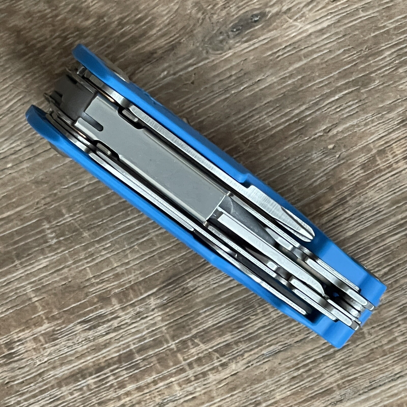 Leatherman Leap Blue multitool. Discontinued