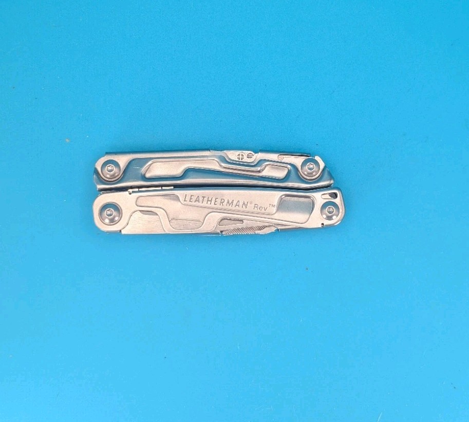 Leatherman Rev 3.8″ Multi-Tool, Stainless! *TAMA COUNTY MUTUAL*