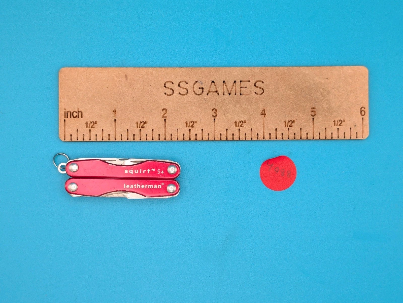 Leatherman “Squirt S4” Stainless Steel Multi Tool – RED!