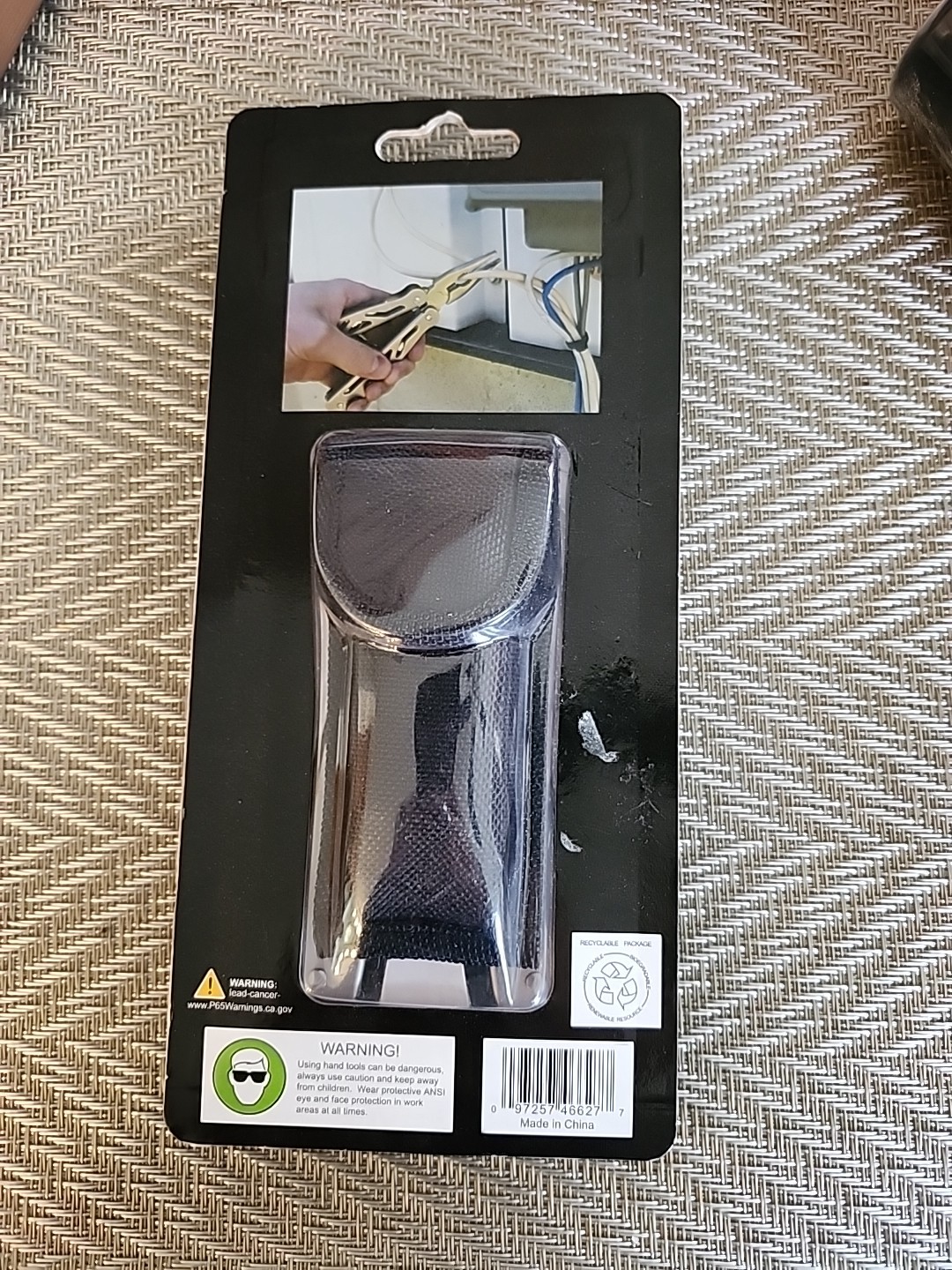 GRIP 12-in-1 Pocket Multi-Tool w/Caring Case- 46627 In Package. B3