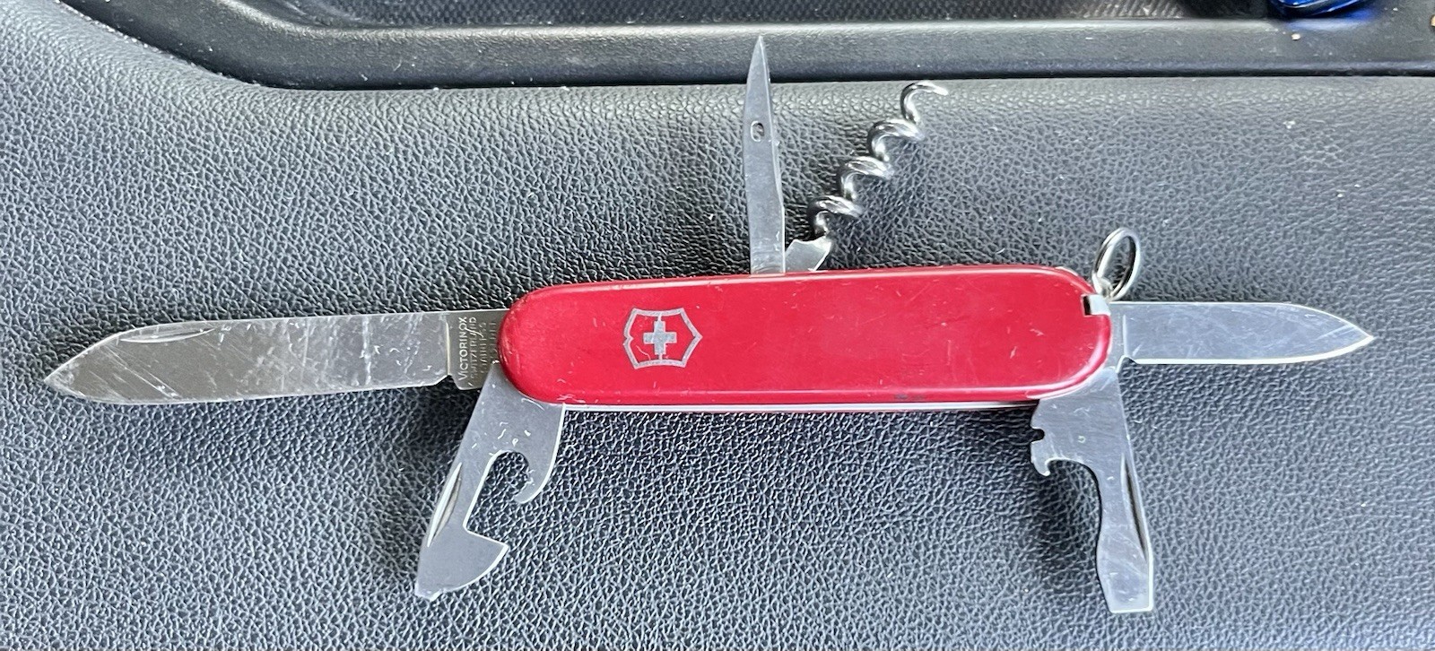 Victorinox Officer Suisse Red 7-Tool Multi-Tool Knife w/ Corkscrew, Lanyard(I)