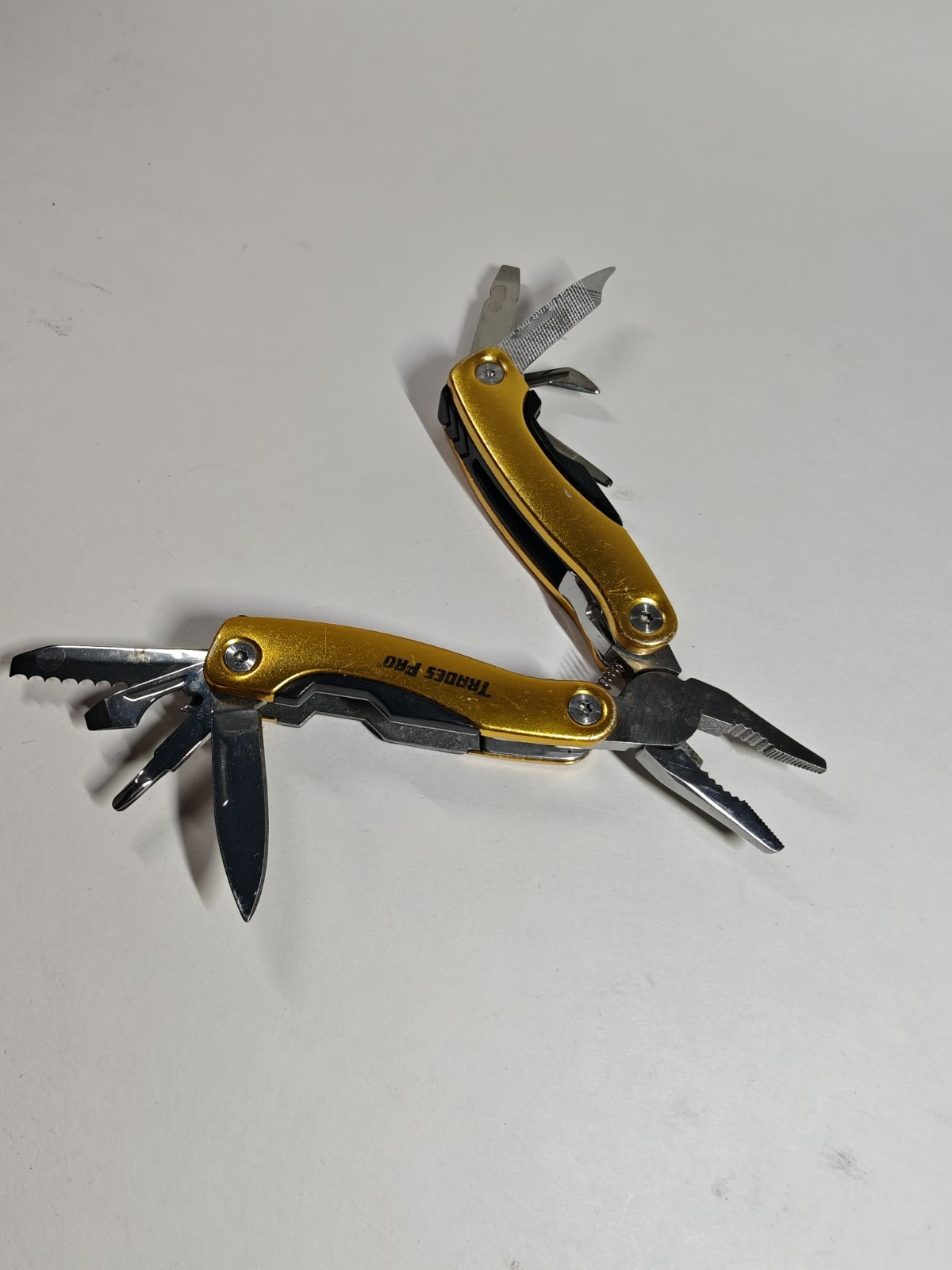 Smith’s & Trades Pro Multi Tool Lot of 2 – Pliers Knife Screwdriver EDC