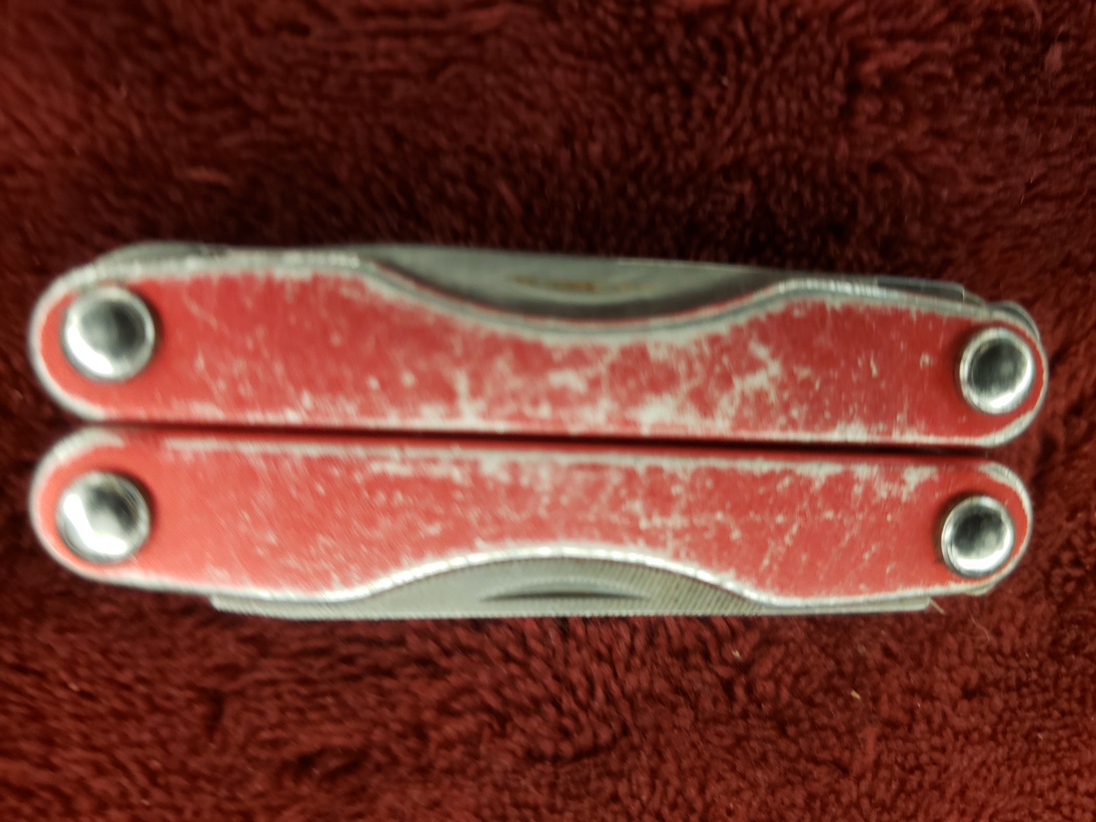 🔪 Leatherman Squirt P4 Multi-Tool Red
