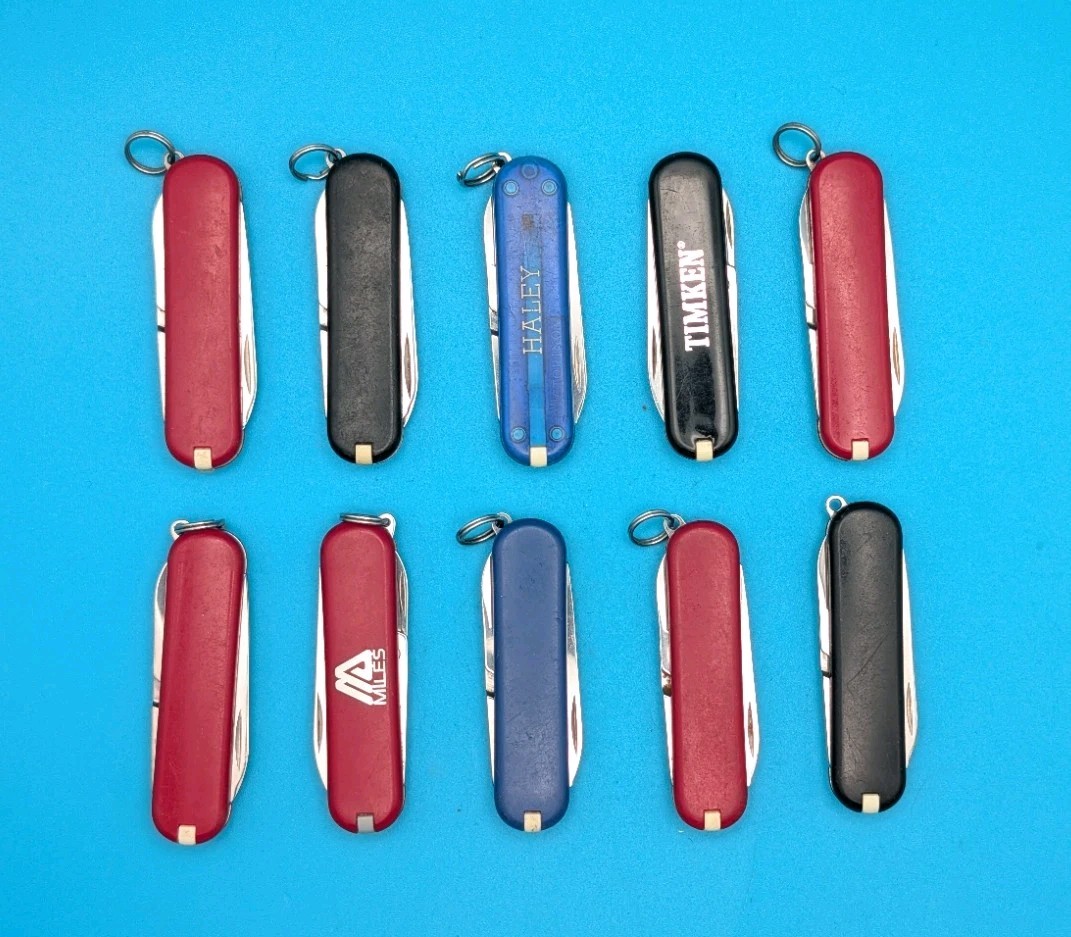 Lot of 10 Victorinox Classic Swiss Army Knife Multi Tools!