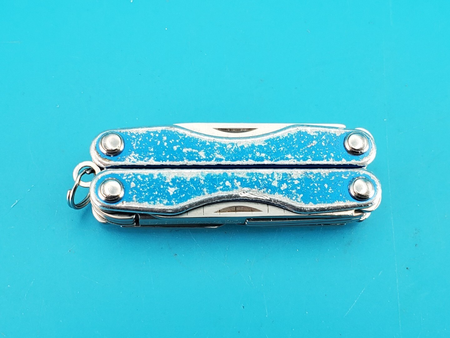 Leatherman “Squirt S4” Stainless Steel Multi Tool! BLUE!