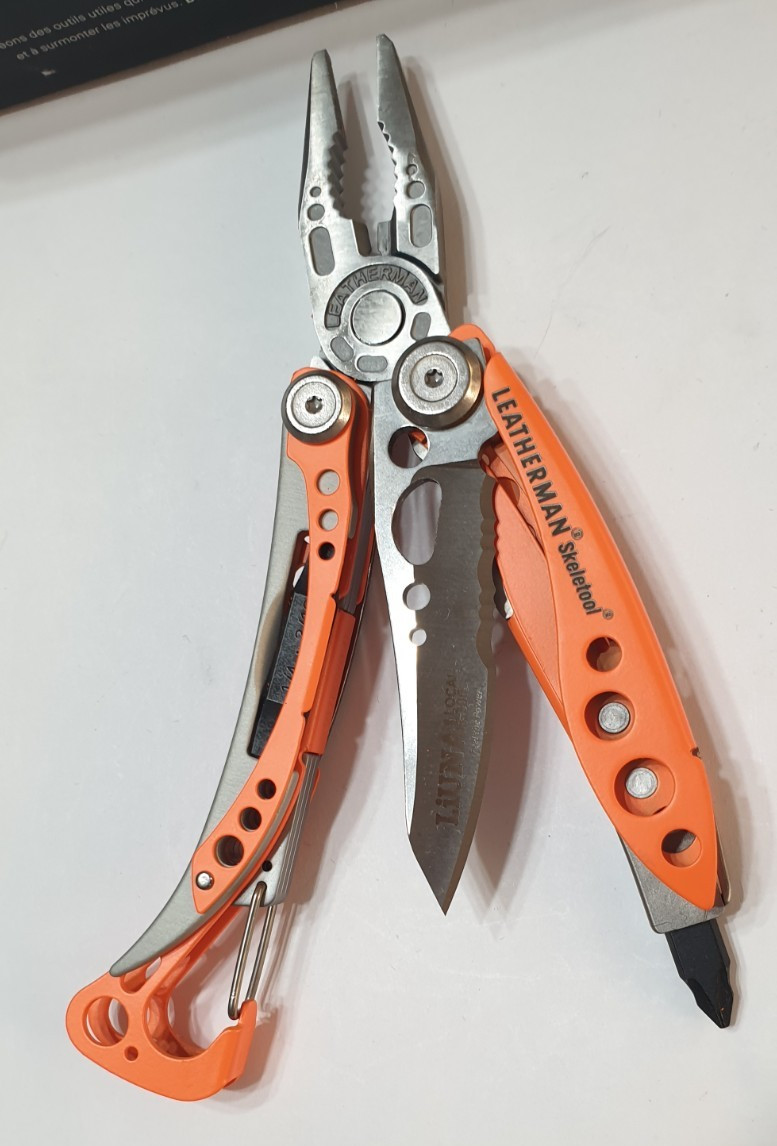 🔥🔥 Leatherman Mini Rare Retired Multi Tool Keychain Size Fold to Full Size