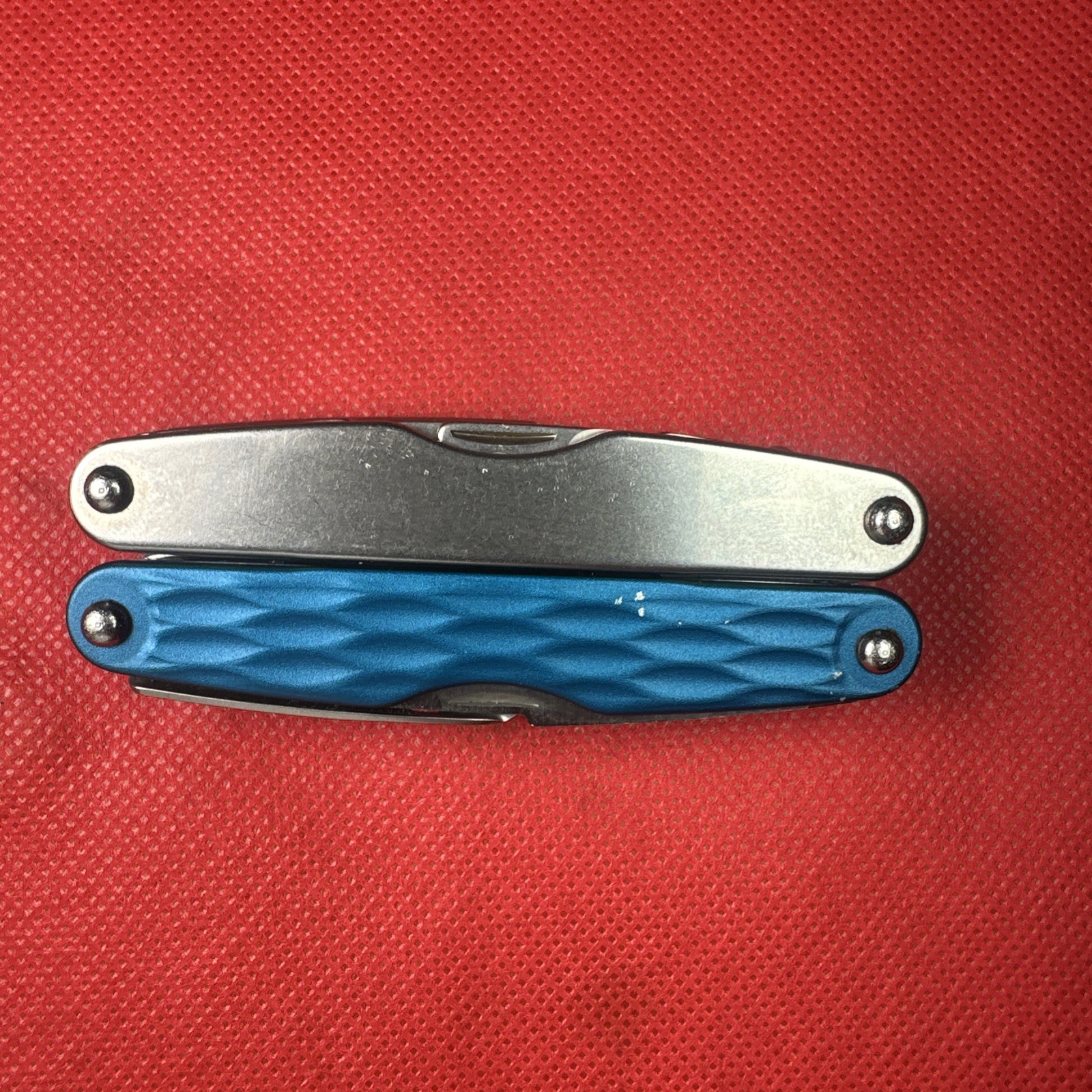 Rare & Discontinued Blue Gen 2 Leatherman Juice CS4, Fish, Home, Great EDC