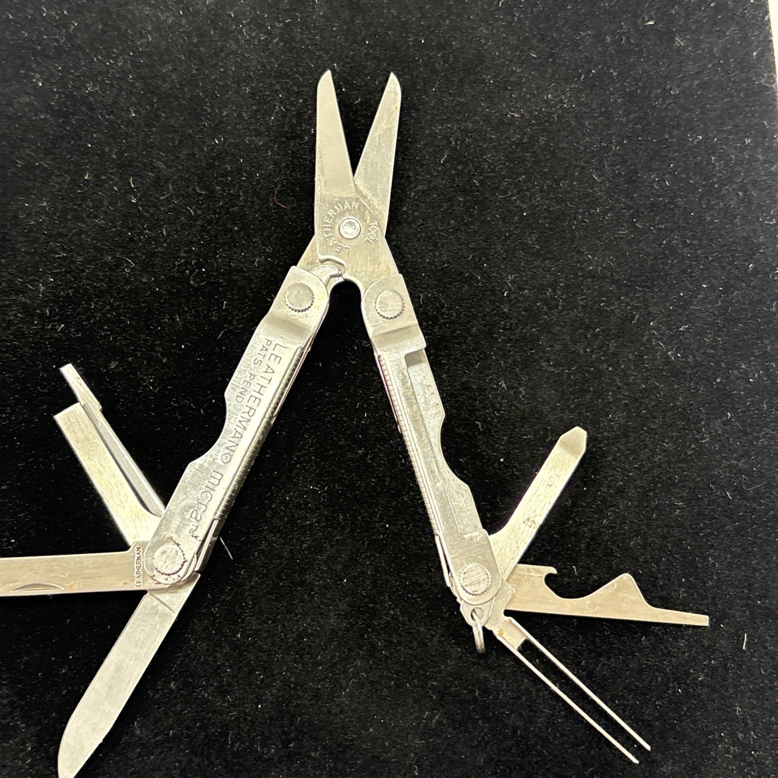 Leatherman Micra Keychain Multi-Tool Knife Scissors Stainless Steel Pat Pend