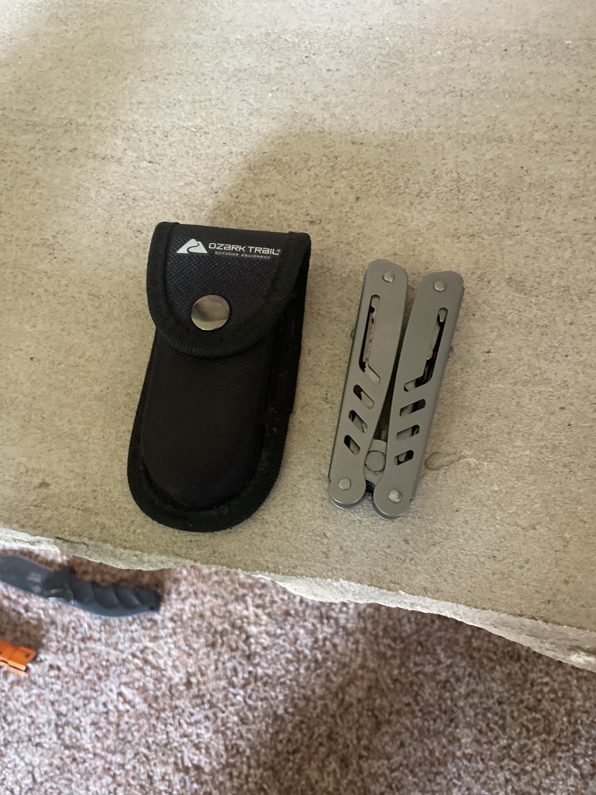 OZARK TRAIL OUTDOOR EQUIPMENT STAINLESS STEEL MULTI TOOL WITH CASE PLIERS SAW